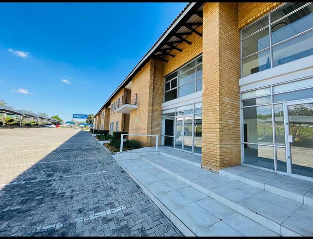 2,300M² OFFICE TO LET IN MIDRIDGE PARK